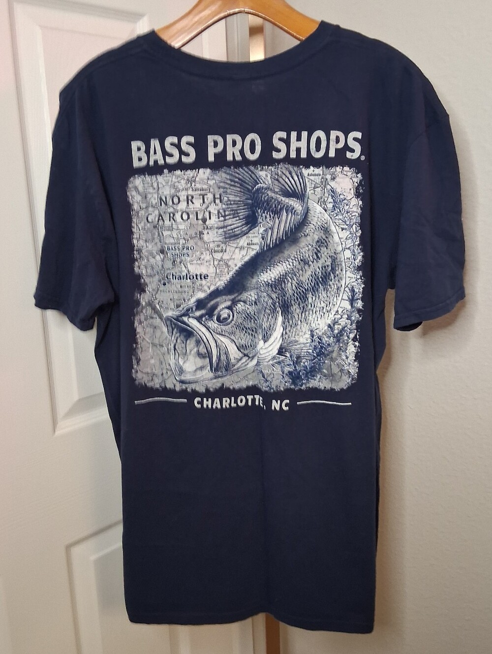 2/$5 - Bass Pro Shops NC Navy Blue T Shirt Graphic Tee XL